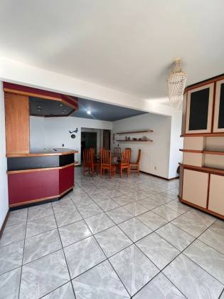 Apartamento FRENTE MAR com 3 quartos 1 suítes no bairro MEIA PRAIA em Itapema