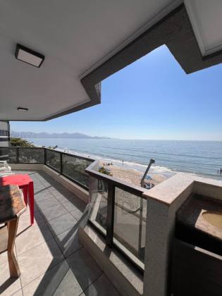 Apartamento FRENTE MAR com 3 quartos 1 suítes no bairro MEIA PRAIA em Itapema