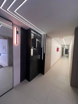 Apartamento FRENTE MAR com 3 quartos 1 suítes no bairro MEIA PRAIA em Itapema