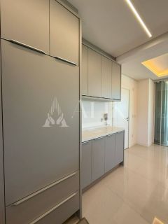 Apartamento Frente 2º Avenida - 3 suítes finamente mobiliado com 2 vagas ampla área de Lazer completa com piscina aquecida( DE R$ 2.200.000,00  POR R$ 1.985.000,00