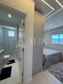 Apartamento Frente 2º Avenida - 3 suítes finamente mobiliado com 2 vagas ampla área de Lazer completa com piscina aquecida( DE R$ 2.200.000,00  POR R$ 1.985.000,00