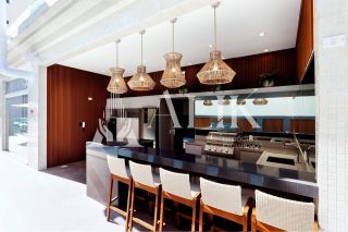 Excelente Apartamento 4 quartos ( sendo 2 suítes e 2 demi) com 2 vagas de garagem Vista Mar lazer completo finamente mobiliado de R$ 2.950.000,00 por R$ 2.490.000,00 á vista