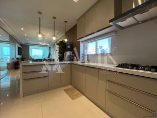Excelente Apartamento 4 quartos ( sendo 2 suítes e 2 demi) com 2 vagas de garagem Vista Mar lazer completo finamente mobiliado de R$ 2.950.000,00 por R$ 2.490.000,00 á vista