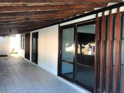 Casa em alameda em Vilas