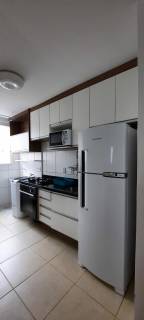 Apartamento Padrão no bairro BURAQUINHO em Lauro de Freitas