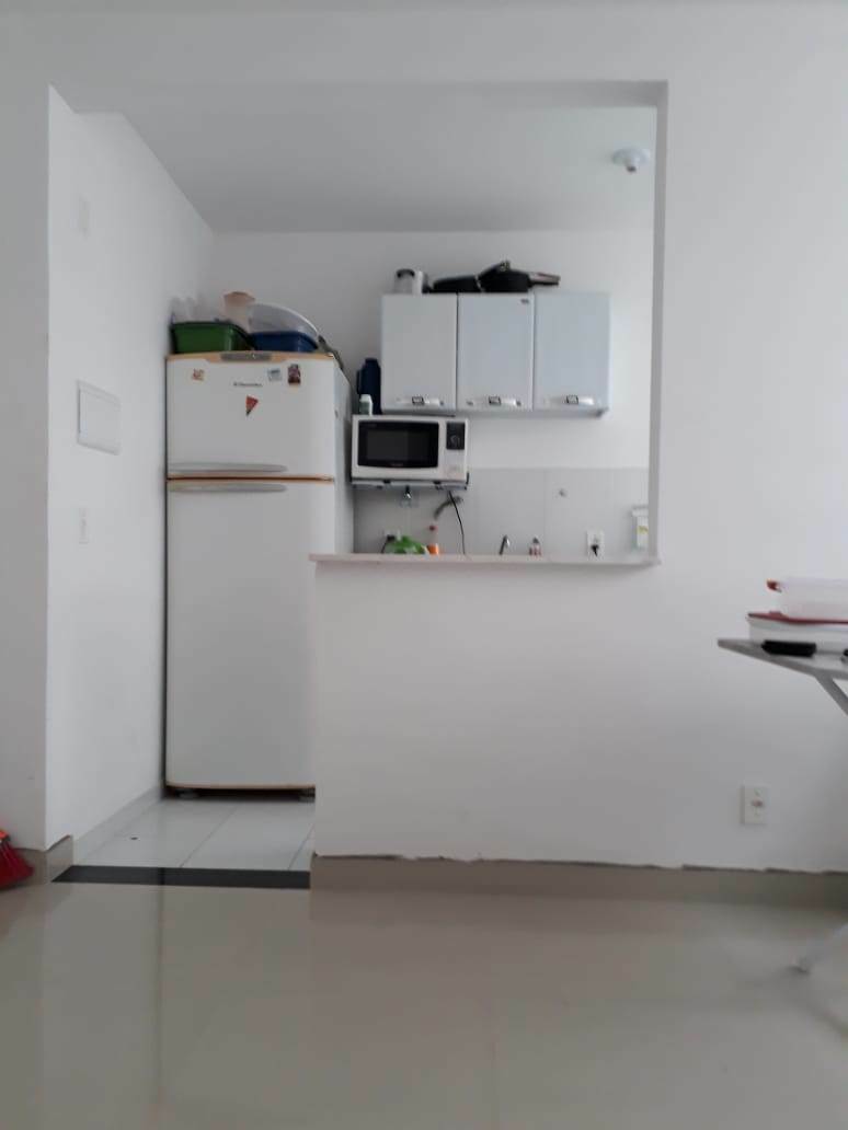 Apartamento Padrão no bairro Estrada Do Coco em Camaçari