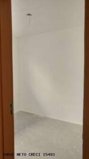 Apartamento Padrão no bairro Estrada Do Coco Abrantes em Camaçari