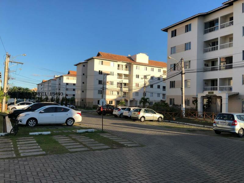 Apartamento Padrão no bairro Estrada Do Coco em Camaçari