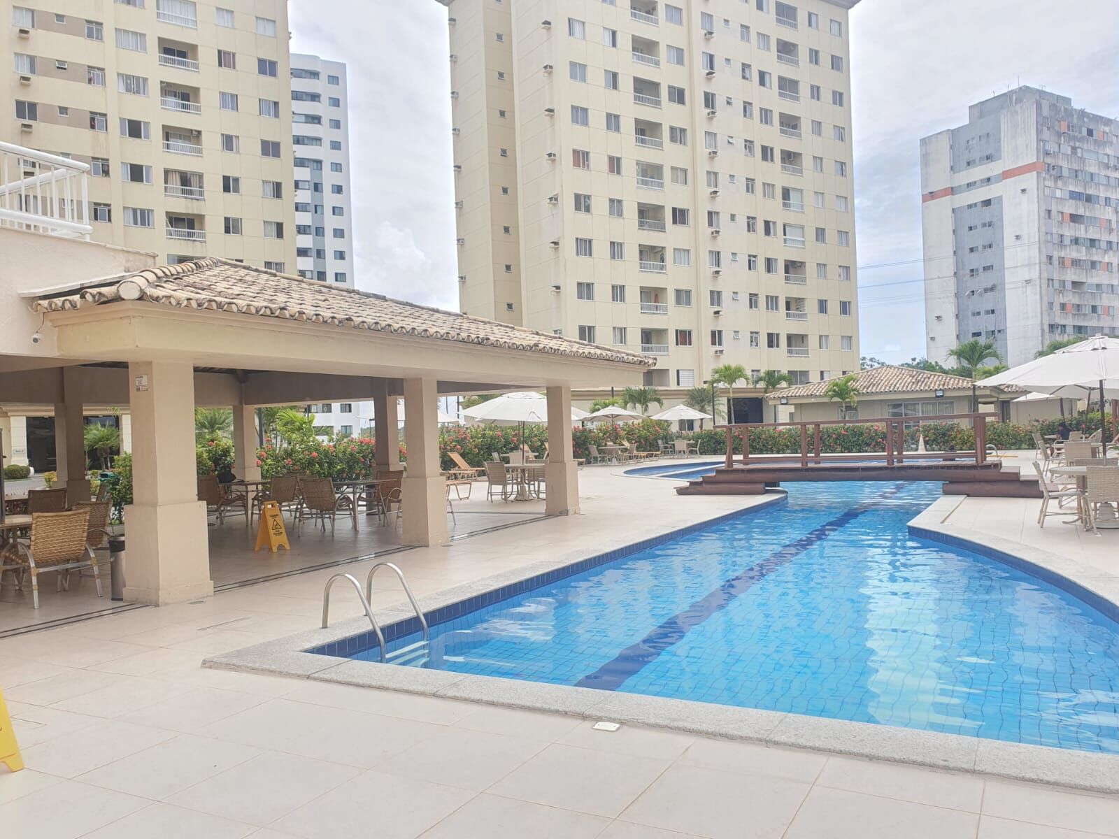 Apartamento Padrão no bairro Boca do Rio em Salvador