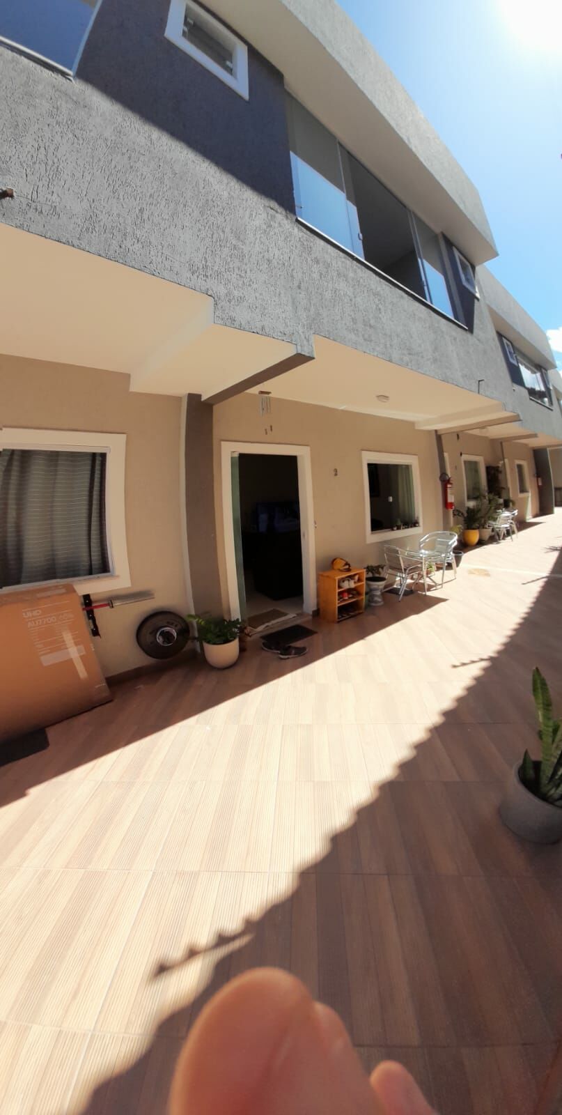 Casa em Condomínio - Completamente mobiliada