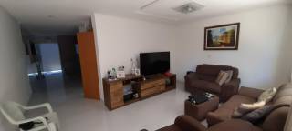 Casa em Condomínio - Completamente mobiliada