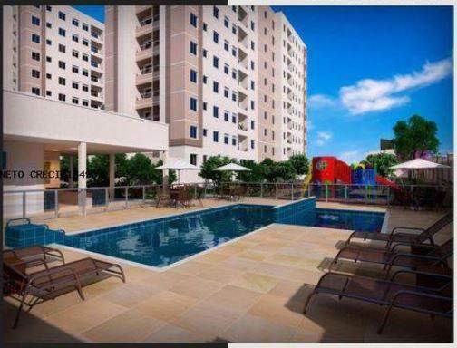 Apartamento Padrão no bairro BURAQUINHO em Lauro de Freitas