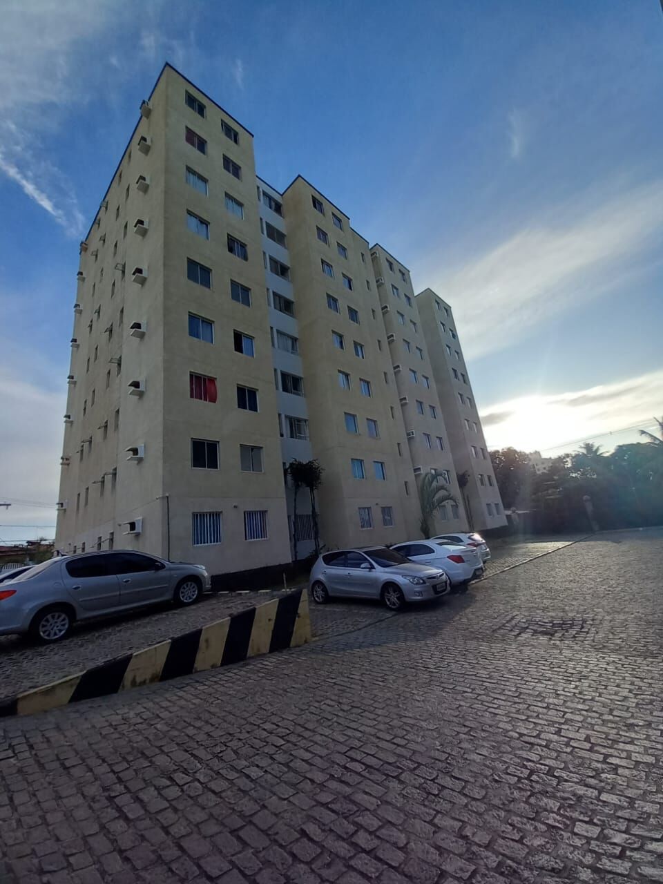 Apartamento Padrão no bairro Jardim das Margaridas em Salvador