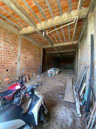 Prédio com Galpão Comercial e 2 Apartamentos Residenciais á Venda - Itabaiana/SE