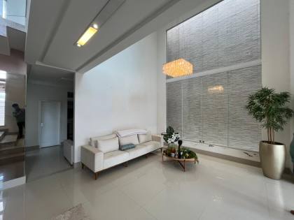 Casa de Alto Padrão á venda - Bairro Marianga