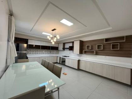 Casa de Alto Padrão á venda - Bairro Marianga