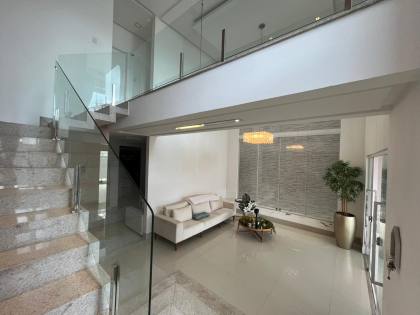 Casa de Alto Padrão á venda - Bairro Marianga