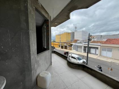 Casa duplex com 5 quartos próxima à Lokcar – Ideal para família grande