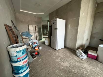 Casa duplex com 5 quartos próxima à Lokcar – Ideal para família grande