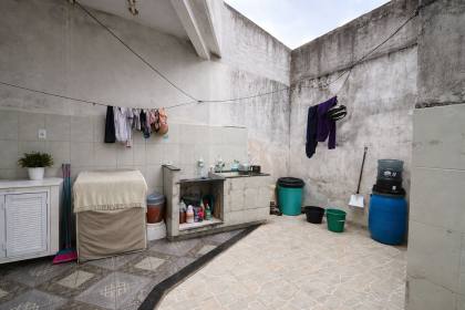 Casa duplex com 5 quartos próxima à Lokcar – Ideal para família grande