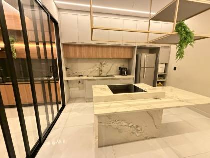 Casa com suíte e área gourmet no Santa Mônica II – Acabamento de alto padrão