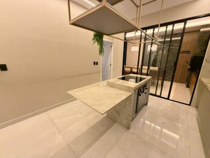 Casa com suíte e área gourmet no Santa Mônica II – Acabamento de alto padrão