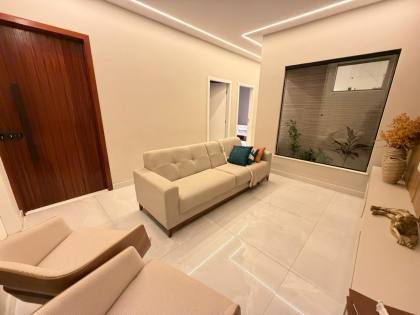 Casa com suíte e área gourmet no Santa Mônica II – Acabamento de alto padrão