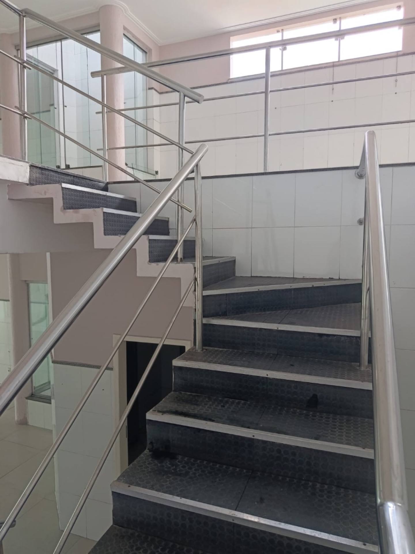 Prédio Comercial no Bairro Serrano – 195m²