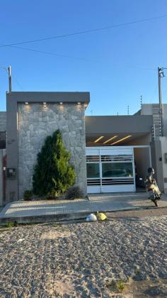 Casa moderna com churrasqueira e planejados – Próxima a PizzaNella