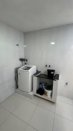 Casa moderna com churrasqueira e planejados – Próxima a PizzaNella