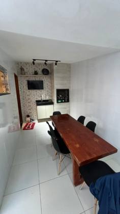 Casa moderna com churrasqueira e planejados – Próxima a PizzaNella