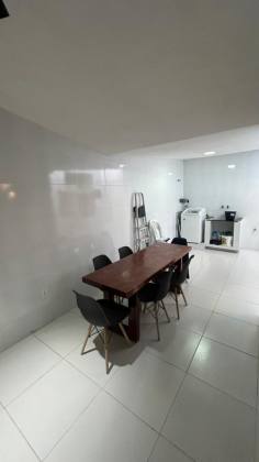 Casa moderna com churrasqueira e planejados – Próxima a PizzaNella