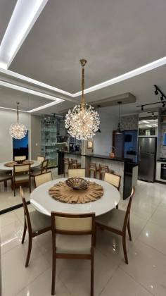 Casa moderna com churrasqueira e planejados – Próxima a PizzaNella