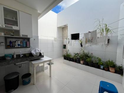 Casa financiável com ponto comercial –  Proximo ao Monteiro