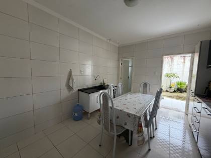 Casa a Venda no Bairro Porto - Proximo ao Bar de Ari