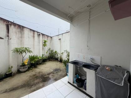 Casa a Venda no Bairro Porto - Proximo ao Bar de Ari