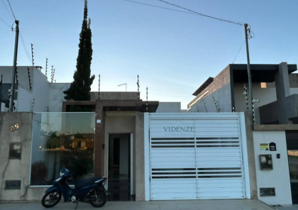 Imóvel em frente ao 