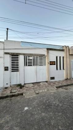 2 casas em 1 - entradas separadas, 5 quartos, no bairro Mamede Paes Mendonça - Itabaiana/SE