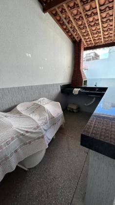 Imóvel mobiliado com piscina no CENTRO de Itabaiana, para residência e/ou comércio, 15 vagas de garagem