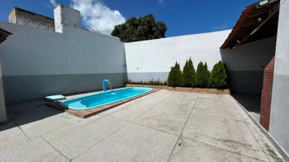Imóvel mobiliado com piscina no CENTRO de Itabaiana, para residência e/ou comércio, 15 vagas de garagem