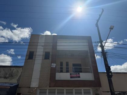 Casa financiável com 4 quartos – Apenas o pavimento superior à venda