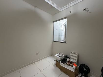 Casa financiável com 4 quartos – Apenas o pavimento superior à venda