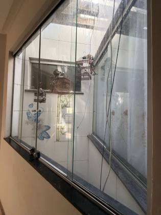 Casa financiável com 4 quartos – Apenas o pavimento superior à venda