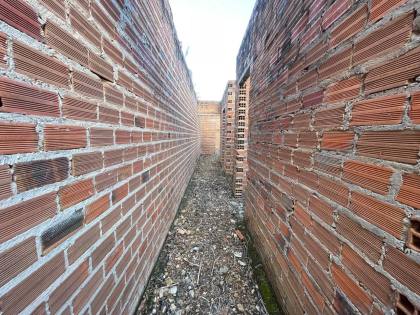 Terreno com paredes elevadas à venda no bairro Miguel Teles de Mendonça em Itabaiana