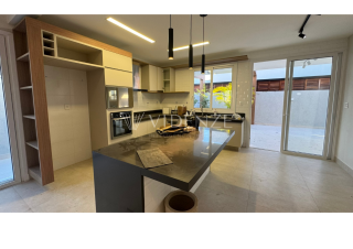 Casa DE ALTO PADRÃO à Venda no Condomínio Heitor Villa Lobos, em Itabaiana