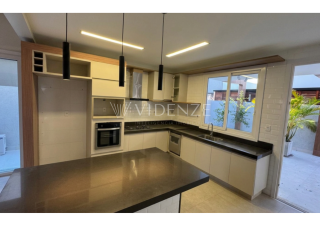 Casa DE ALTO PADRÃO à Venda no Condomínio Heitor Villa Lobos, em Itabaiana