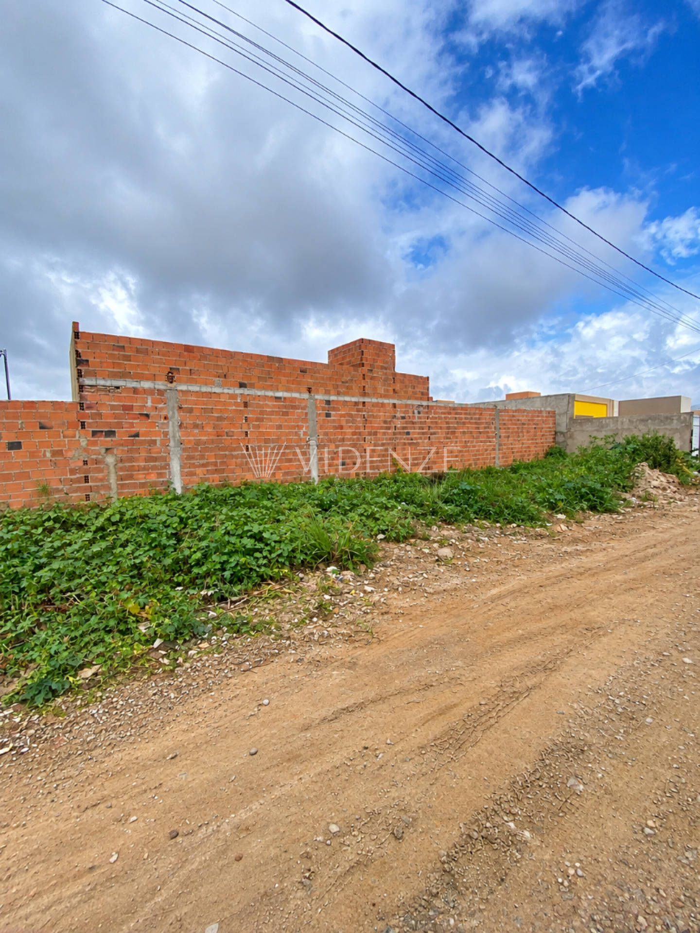 Foto 1 de Lote / Terreno FINANCIÁVEL à Venda no LOTEAMENTO PARAÍSO DA SERRA