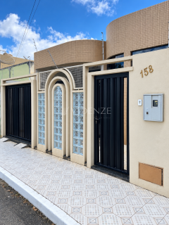 Casa à Venda em frente ao Colégio Murilo Braga, no Centro de Itabaiana/SE