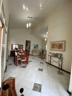 Casa à Venda próximo ao Atakarejo, no bairro Anízio Amâncio em Itabaiana/SE