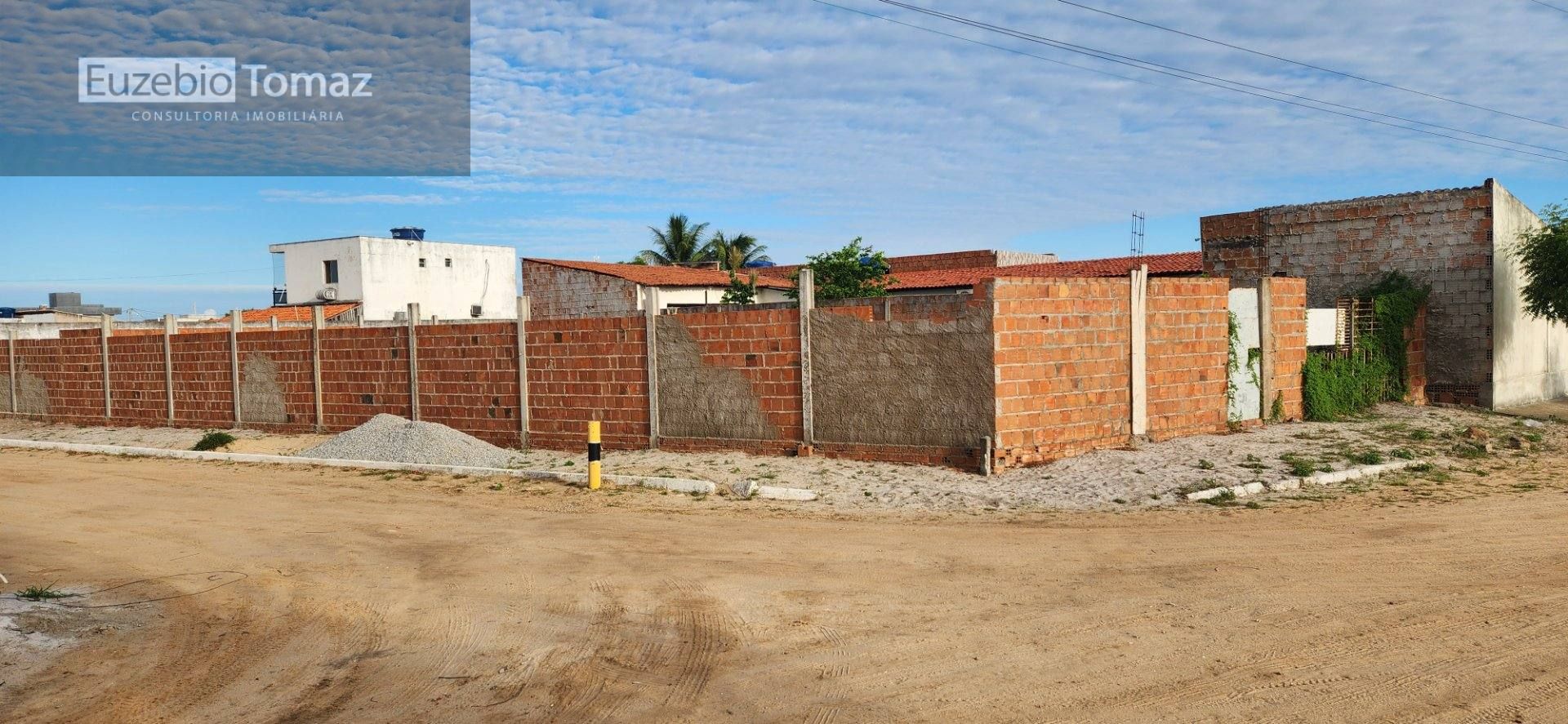 Vendo terreno de esquina no Barra Mar 2